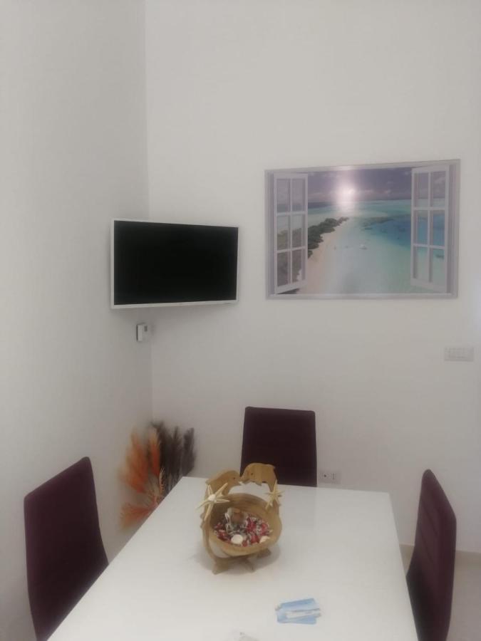 Casa Vacanza Acqua Marina มันเฟรโดเนีย ภายนอก รูปภาพ